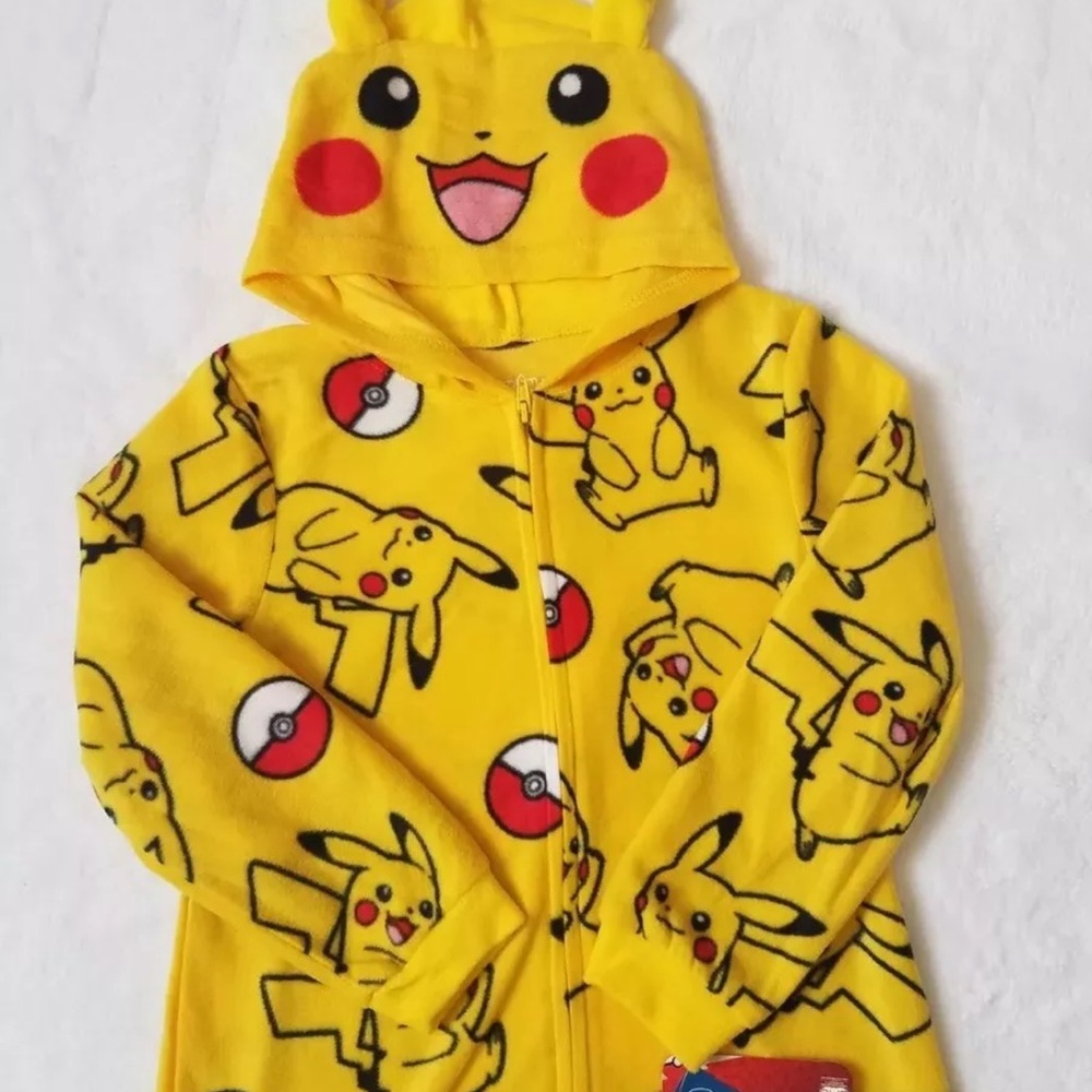 Pokémon pikachu NWT union suit hoodie pajamas
Size XL